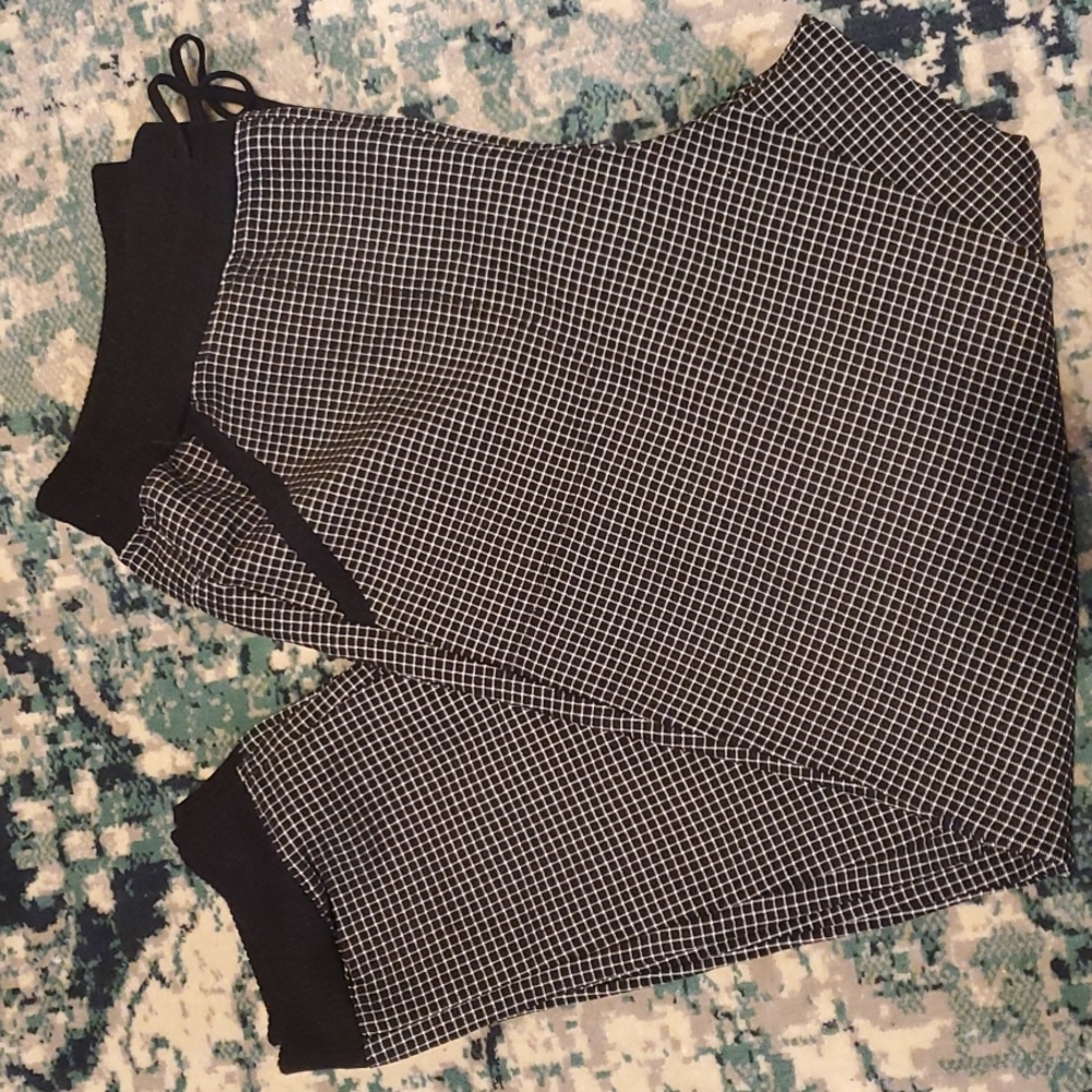 Black patterned joggers